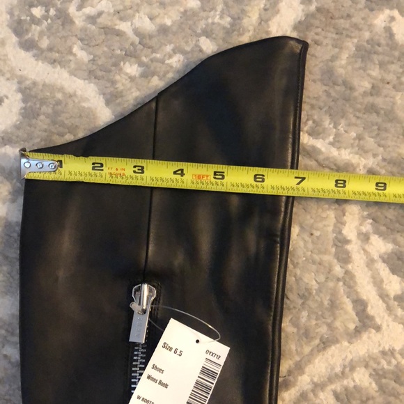 Edgy Chic DKNY Striped Heel Black Leather Boots - Picture 14 of 14